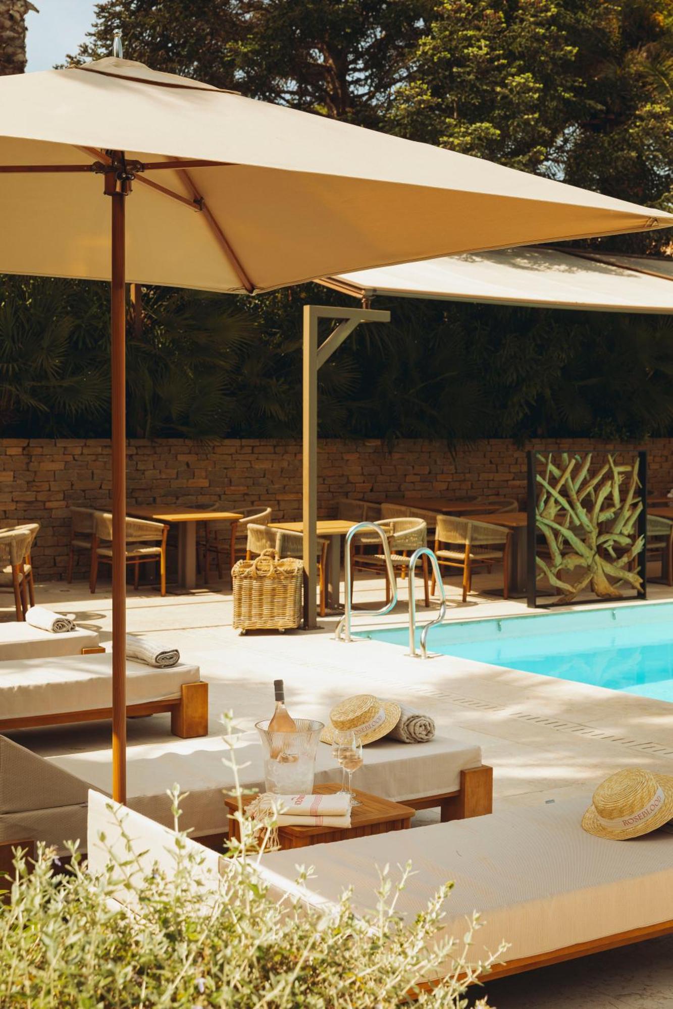 Hotel La Bastide Des Salins 4*