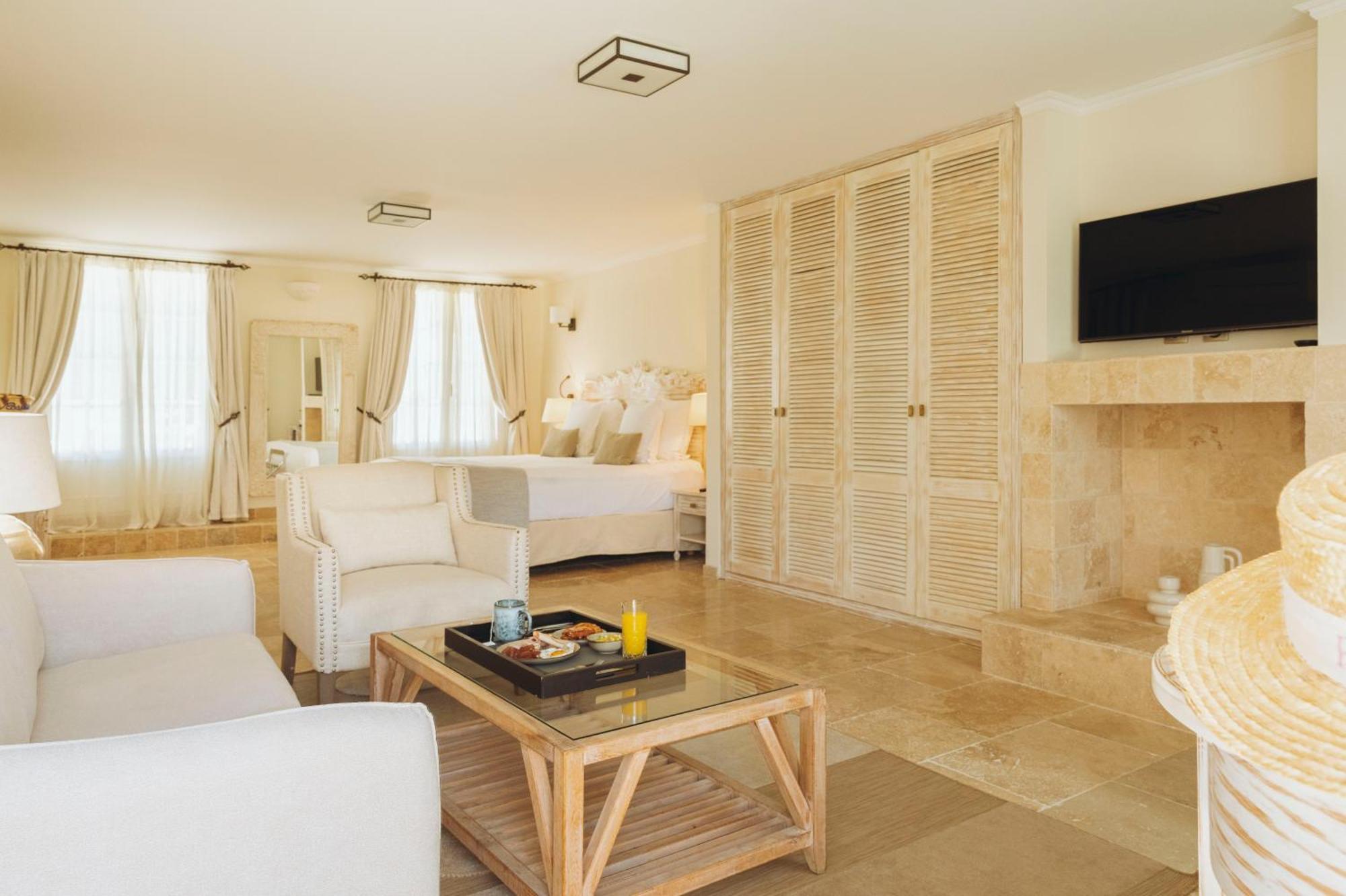 Hotel La Bastide Des Salins