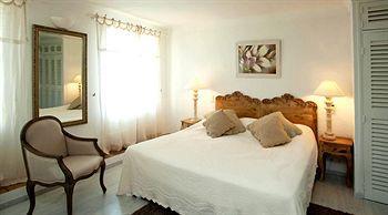 Hotel La Bastide Des Salins